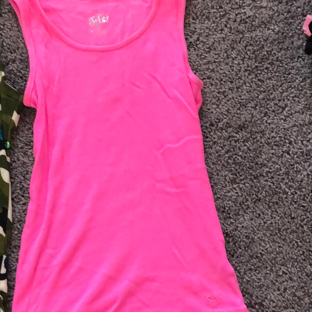 Tank tops - Picture 4 of 4